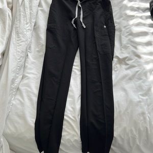 Figs yola skinny scrub pants